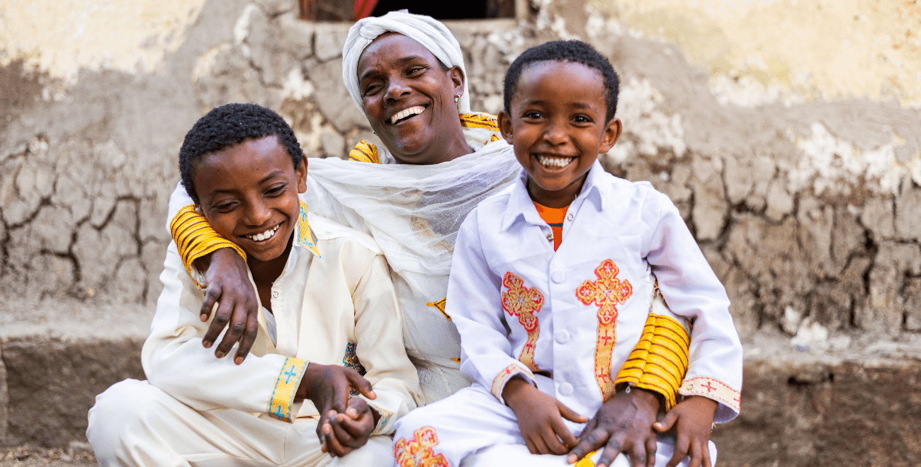 Smiling Family 1300x660 2